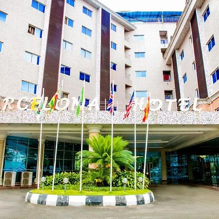 Barcelona Hotels, Abuja Mobushipe Extérieur photo