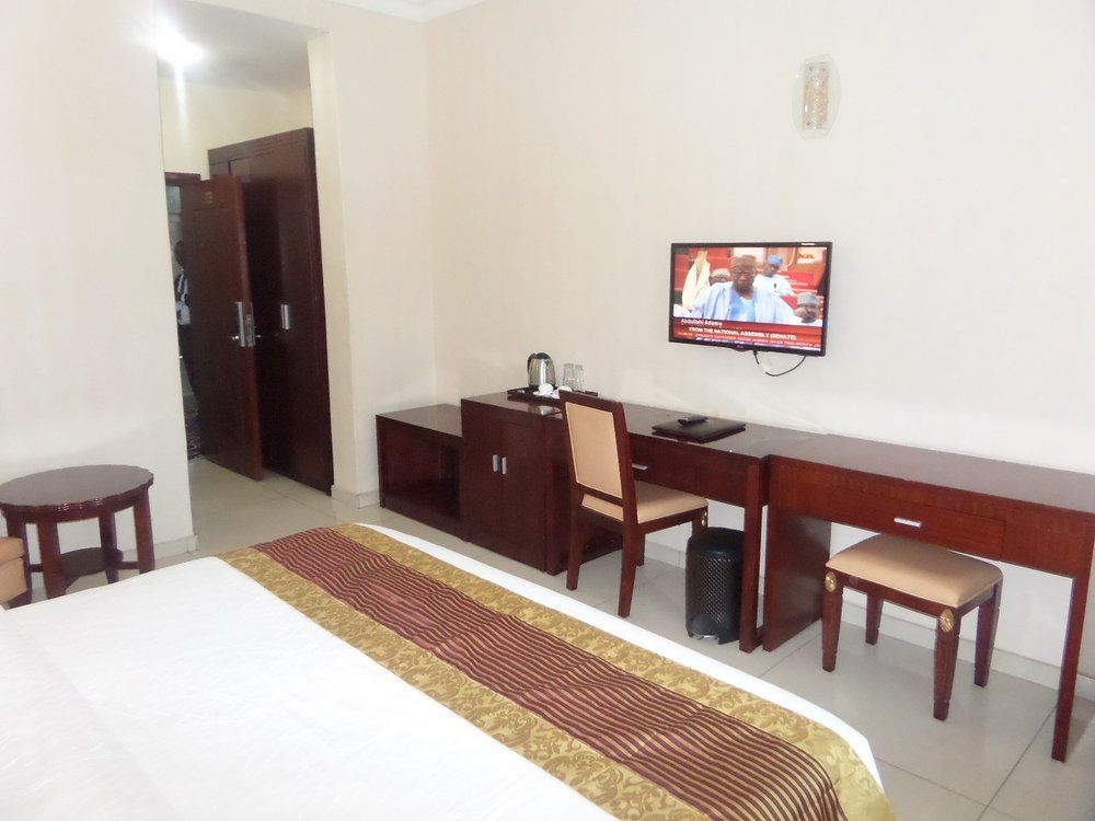 Barcelona Hotels, Abuja Mobushipe Extérieur photo